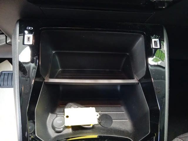 Peugeot E-2008 Active Pack