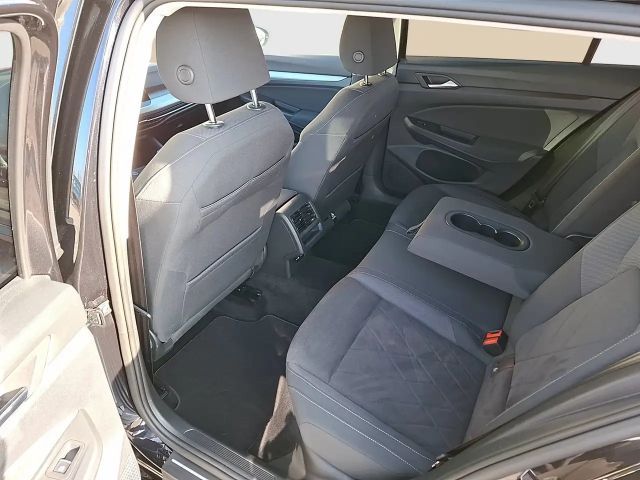 Volkswagen Golf Life Variant