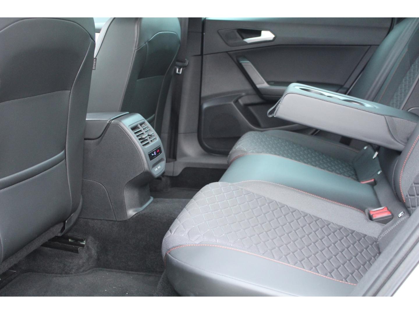 Seat Leon 2.0 TSI DSG FR-lijn Sportstourer