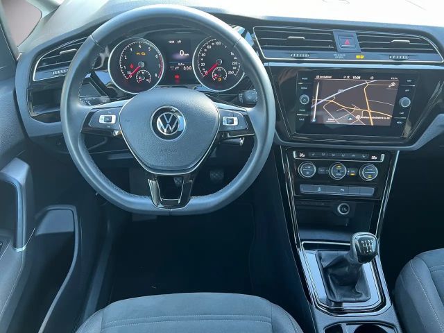 Volkswagen Touran 1.5 TSI R-Line Style
