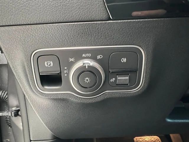 Mercedes-Benz B 180 Progressive