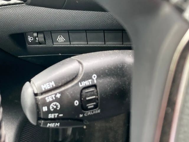 Peugeot E-208 e- 136 (e-) Verkehrszeichenerkennung