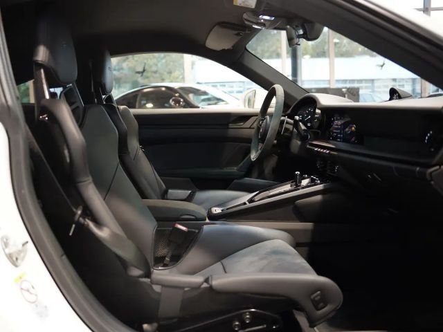 Porsche 911 Carrera Coupé GTS