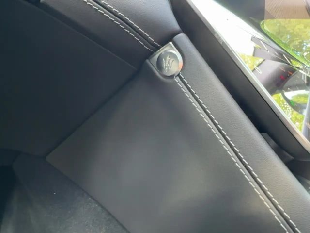 Maserati Grecale MY25 - 300PS - AWD - PANO - LED