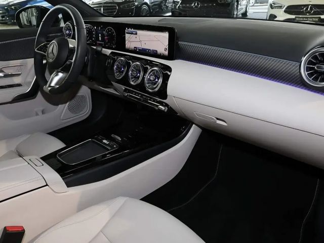 Mercedes-Benz A 180 PANO+KEYLESS+TOTWINKEL+LED+18"+LEDER BEIGE