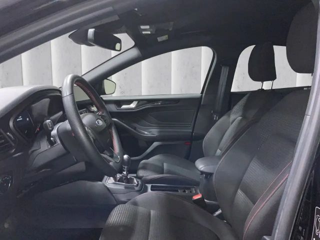 Ford Focus EcoBoost ST Line
