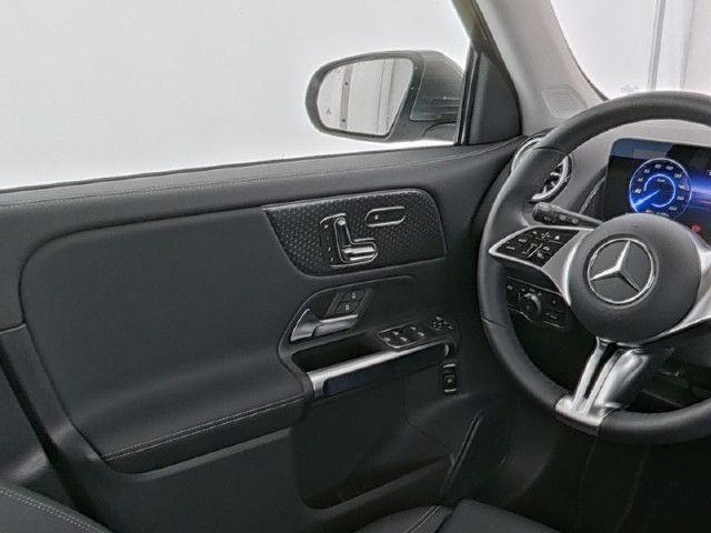 Mercedes-Benz EQB 300 4MATIC