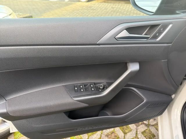 Volkswagen Taigo 1.0 TSI DSG R-Line