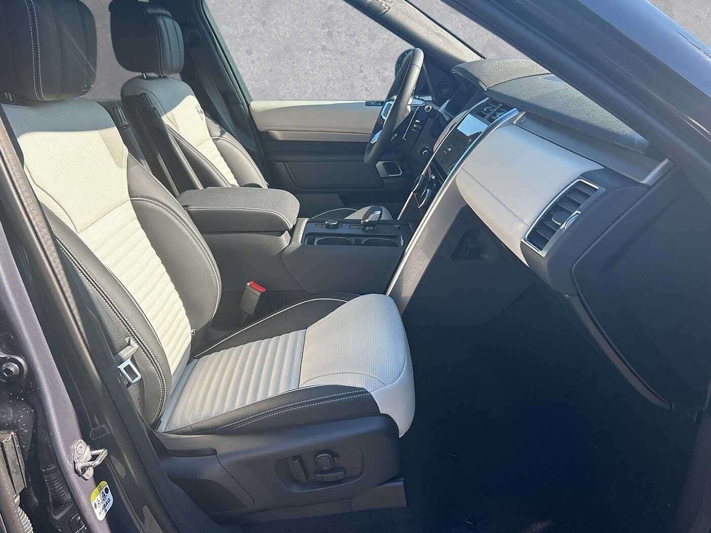 Land Rover Discovery D300 Dynamic HSE