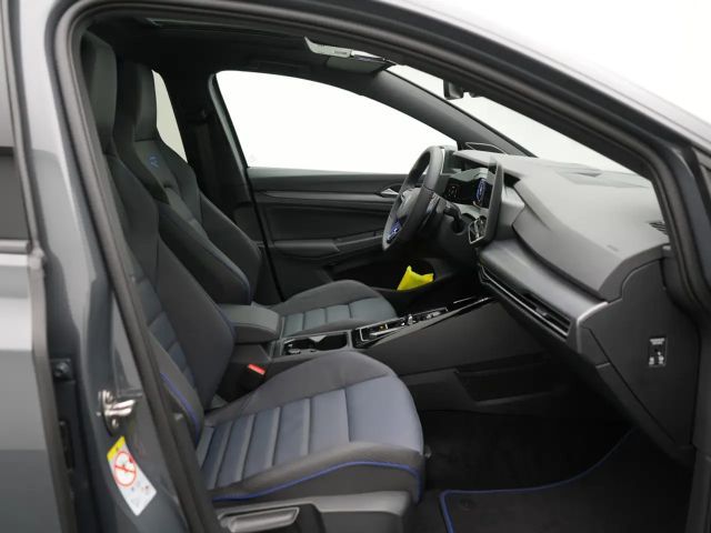 Volkswagen Golf Black Edition PANO HUD AHK 360° ACC MA