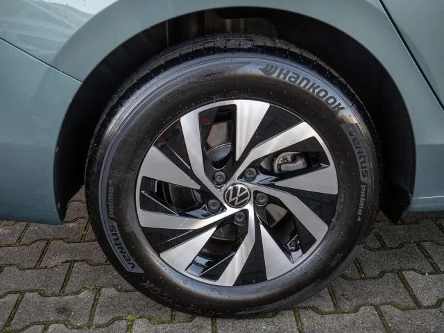 Volkswagen Passat 1.5 eTSI DSG Variant