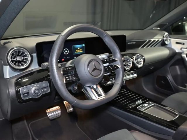 Mercedes-Benz A 35 AMG 4MATIC AMG Line