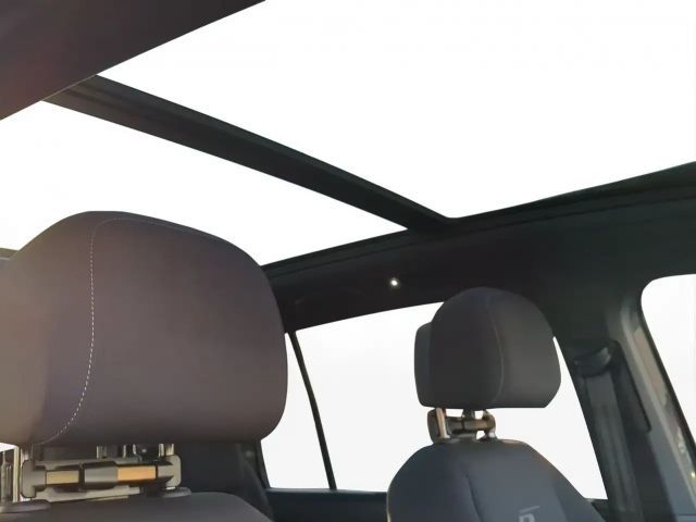 Volkswagen Touran 1.5 TSI Highline R-Line