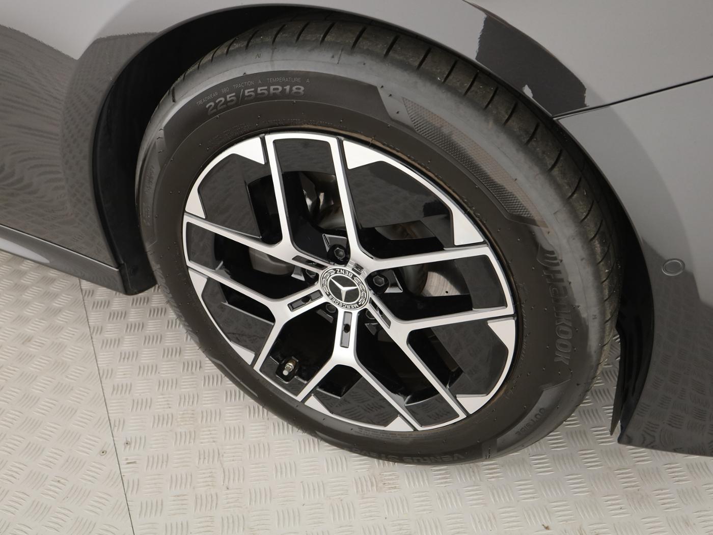 Mercedes-Benz E 200 AVANTGARDE Premium Sedan