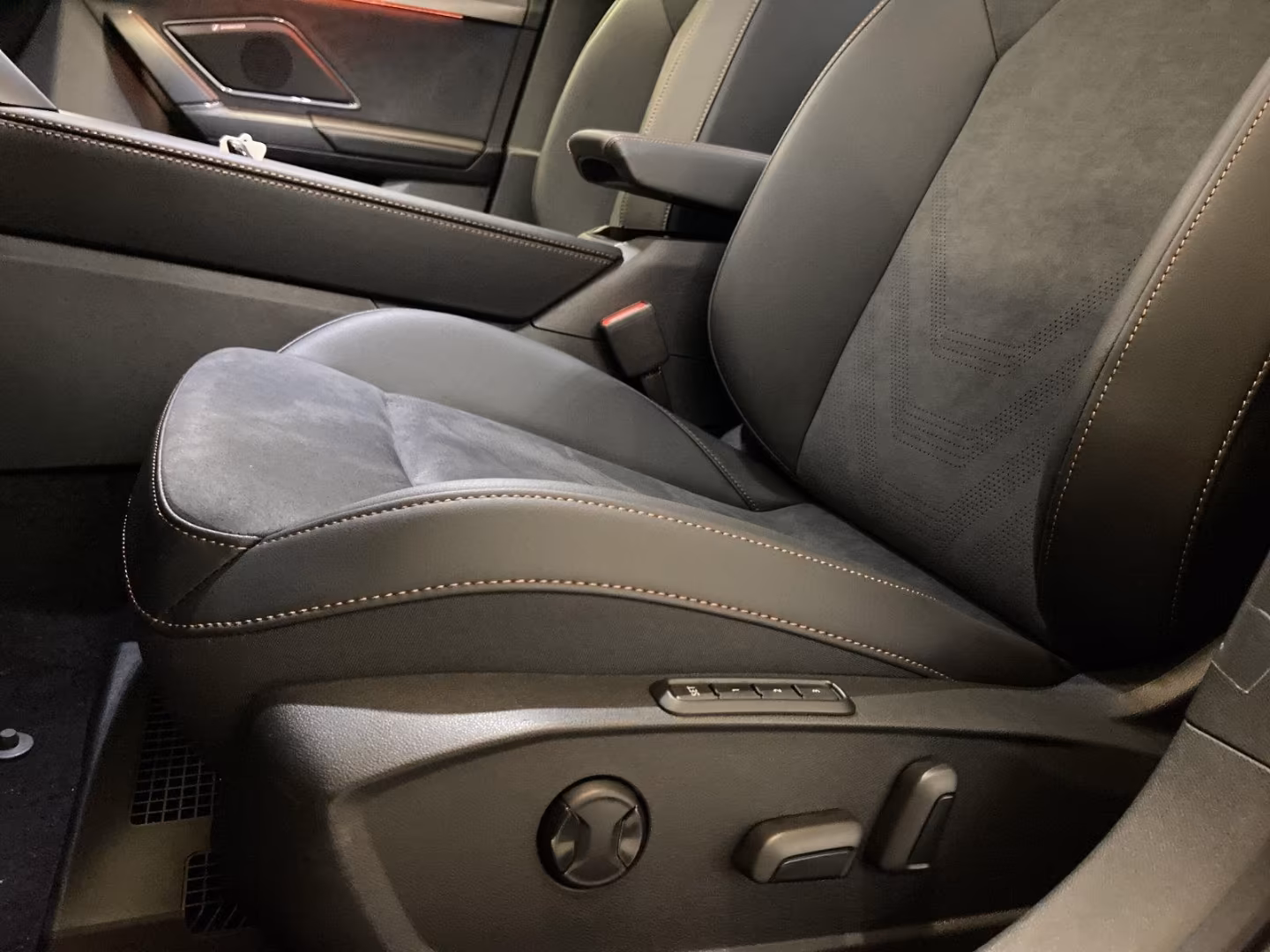 Cupra Leon 2.0 TSI ST VZ