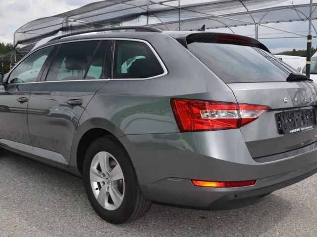 Skoda Superb Superb Kombi 2,0 TDI DSG LED VIRTUAL NAVI 1.Besitz