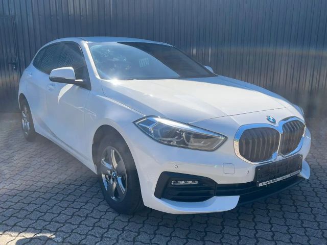 BMW 118 118i 5-deurs Sedan