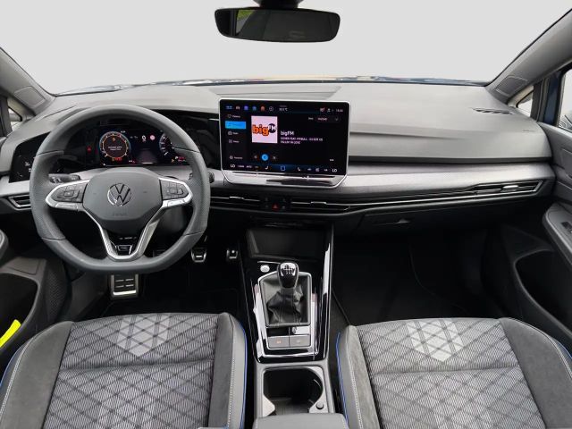 Volkswagen Golf 1.5 TSI Golf VIII Plus R-Line