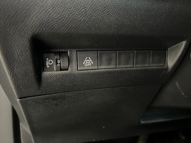 Peugeot E-2008 Allure Pack