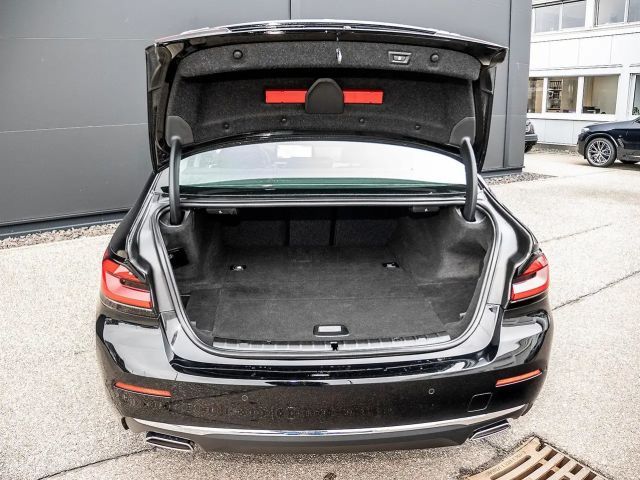 BMW 530 530e Luxury Line Sedan xDrive