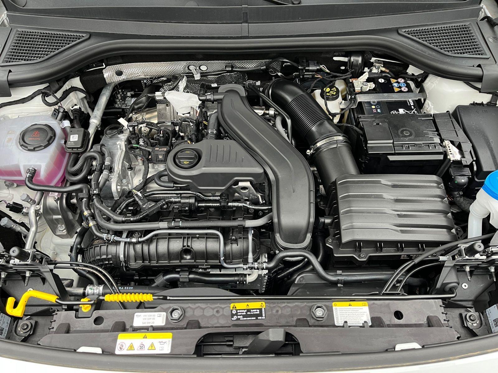 Volkswagen T-Roc 1.5 eTSI DSG IQ.Drive R-Line