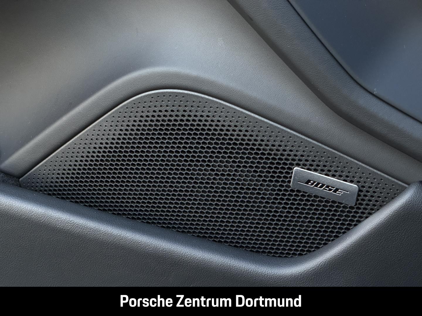 Porsche Taycan 4S Cross Turismo