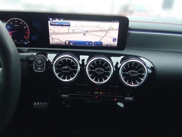 Mercedes-Benz CLA 180 AMG Line Shooting Brake