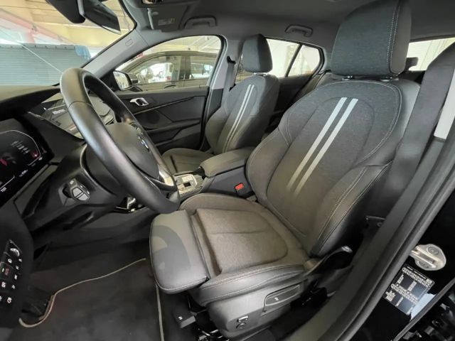 BMW 118 118i Sedan Sport Line