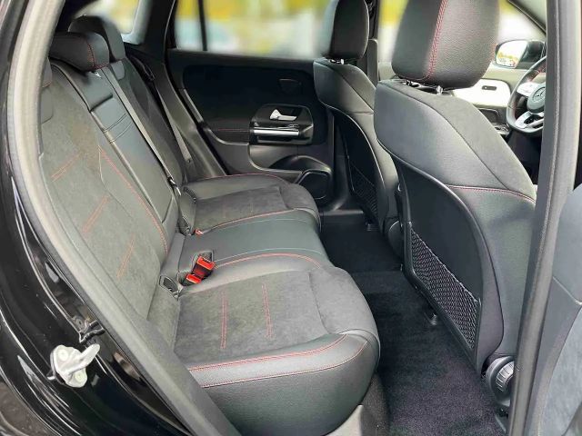 Mercedes-Benz EQA 300 4MATIC AMG Line