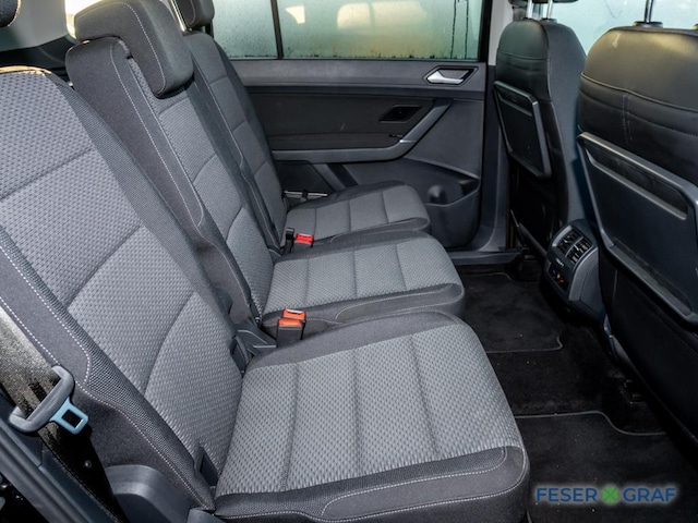 Volkswagen Touran 1.5 TSI DSG IQ.Drive R-Line