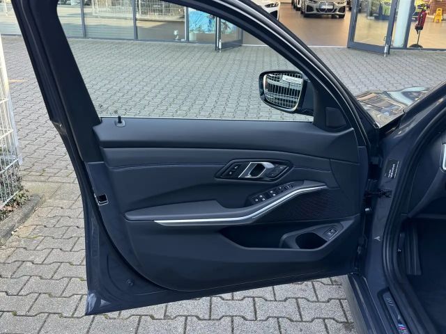 BMW 330 330d M-Sport Touring