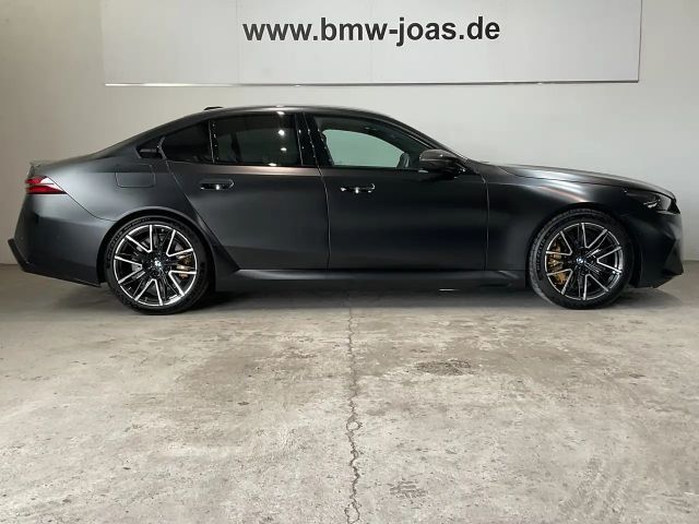 BMW M5 Sedan