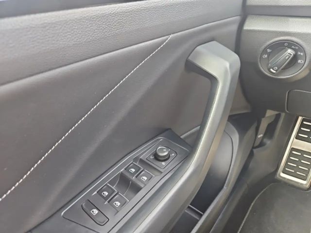 Volkswagen T-Roc 1.5 TSI DSG R-Line Style