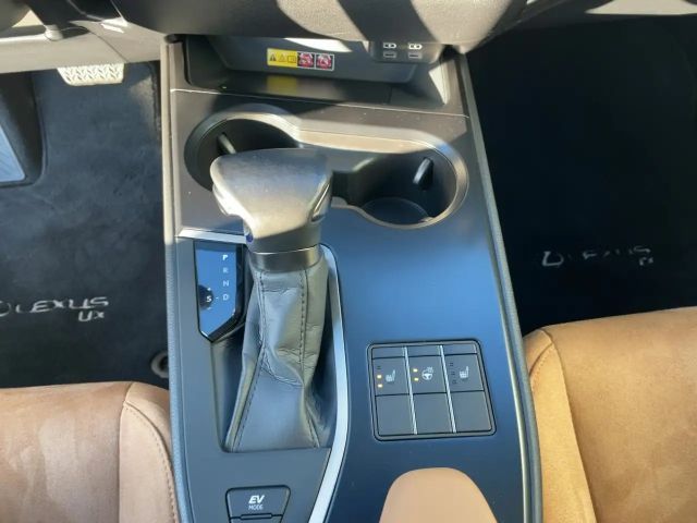 Lexus UX 250h Style Edition