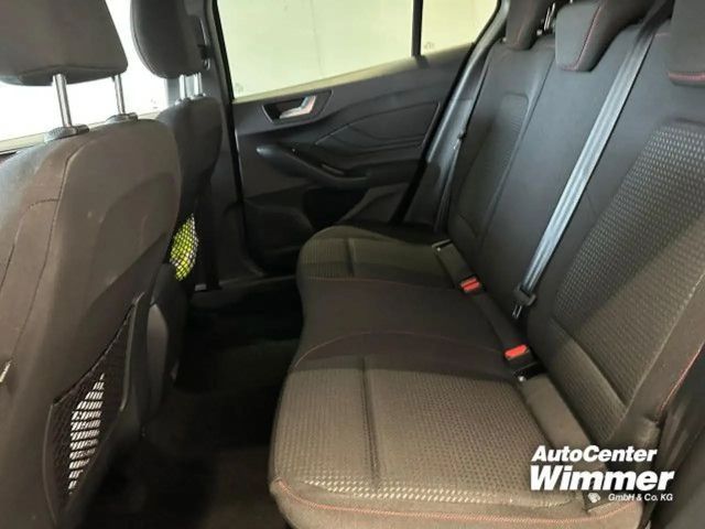 Ford Focus EcoBoost ST Line