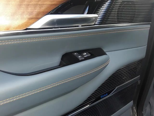 Jeep Wagoneer Series III