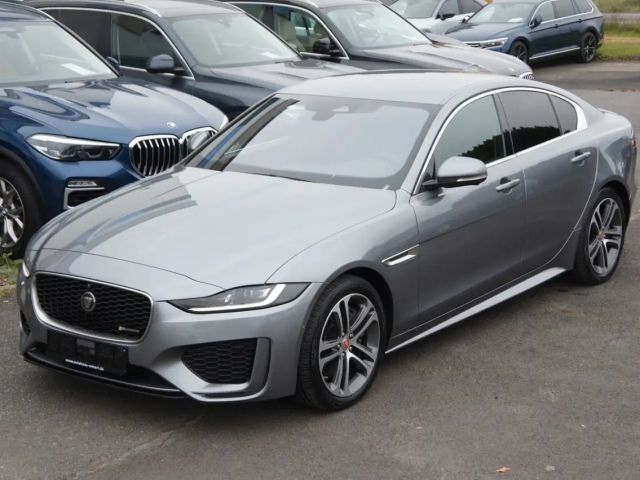 Jaguar XE AWD R-Dynamic SE