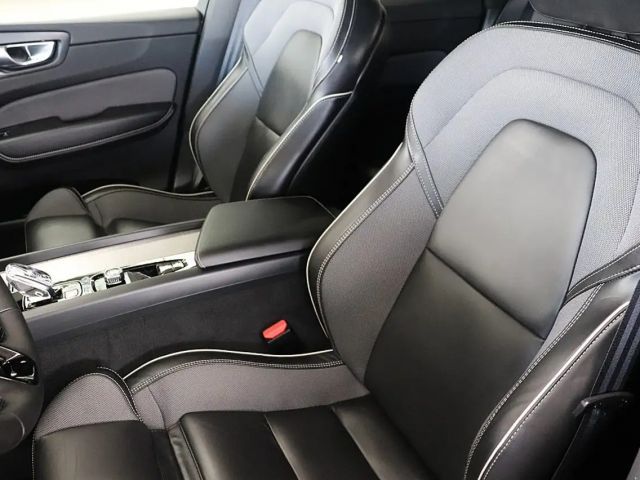 Volvo XC60 AWD Dark Geartronic Plus