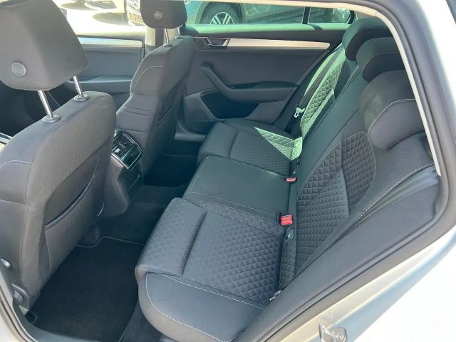 Skoda Superb 2.0 TDI Ambition Combi