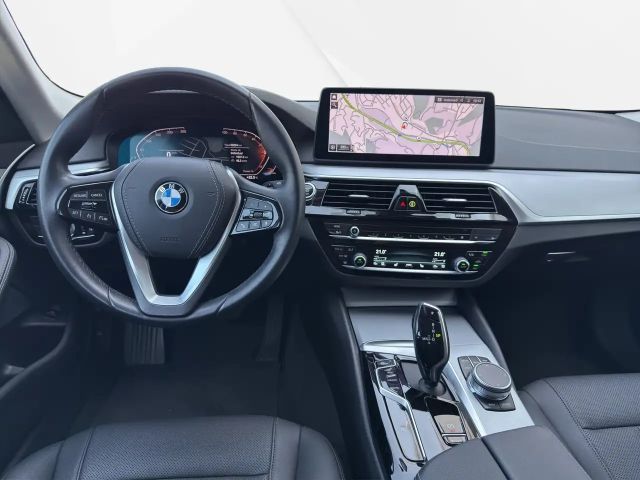 BMW 520 *** ALLRAD *** NP 74.000 *** STANDHEIZUNG *** -50%