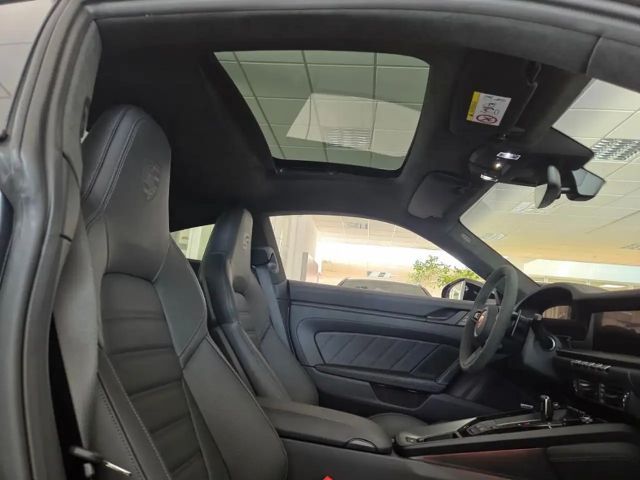 Porsche 992 Carrera Coupé GTS