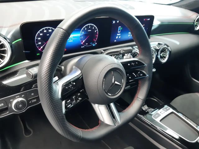 Mercedes-Benz CLA 200 AMG Line