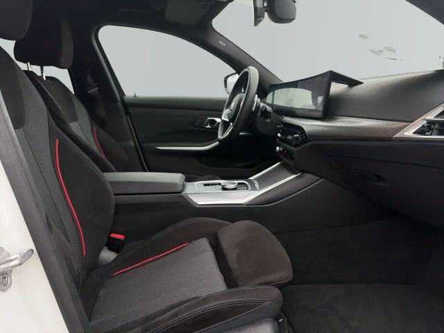 BMW 320 320i M-Sport Sedan