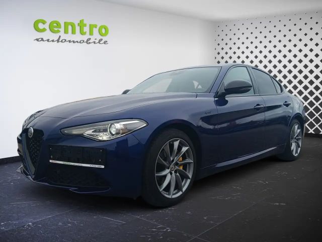 Alfa Romeo Giulia AT8