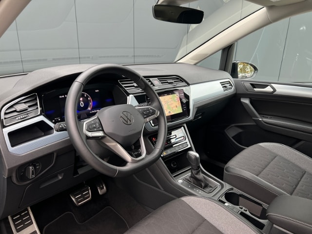 Volkswagen Touran 1.5 TSI DSG IQ.Drive