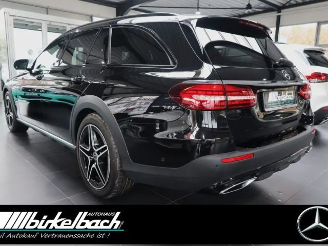Mercedes-Benz E 220 4MATIC