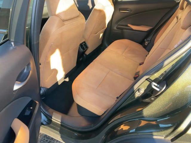 Lexus UX 250h Style Edition