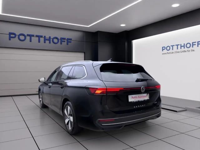 Volkswagen Passat 1.5 eTSI Business DSG Variant