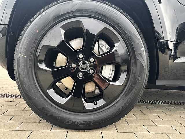 Land Rover Defender 110 Dynamic SE