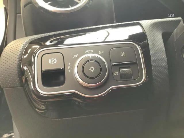 Mercedes-Benz A 180 AMG Line